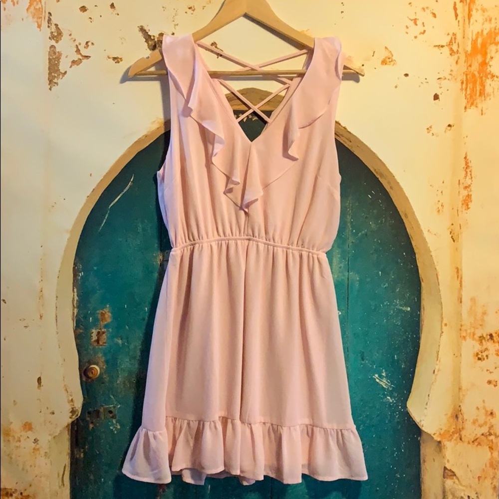 🥰 Gorgeous frilly dress